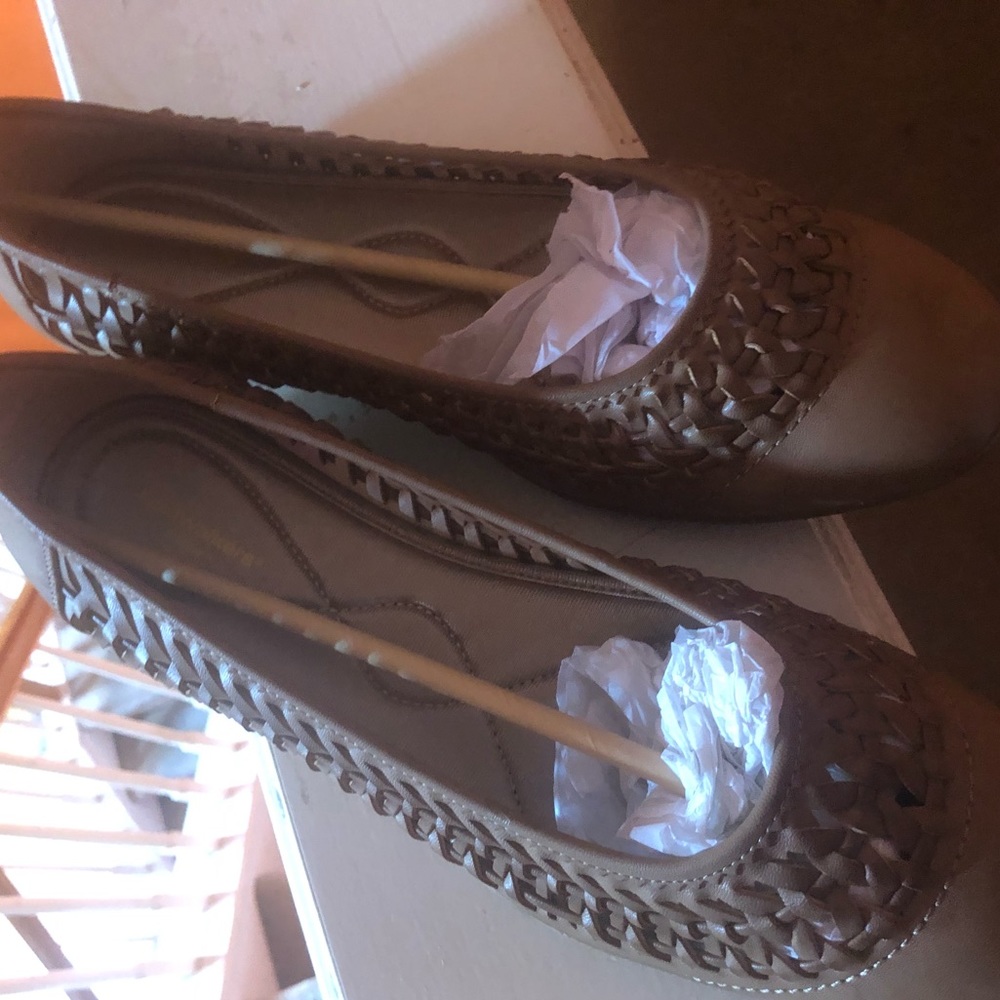 Cute flats for less